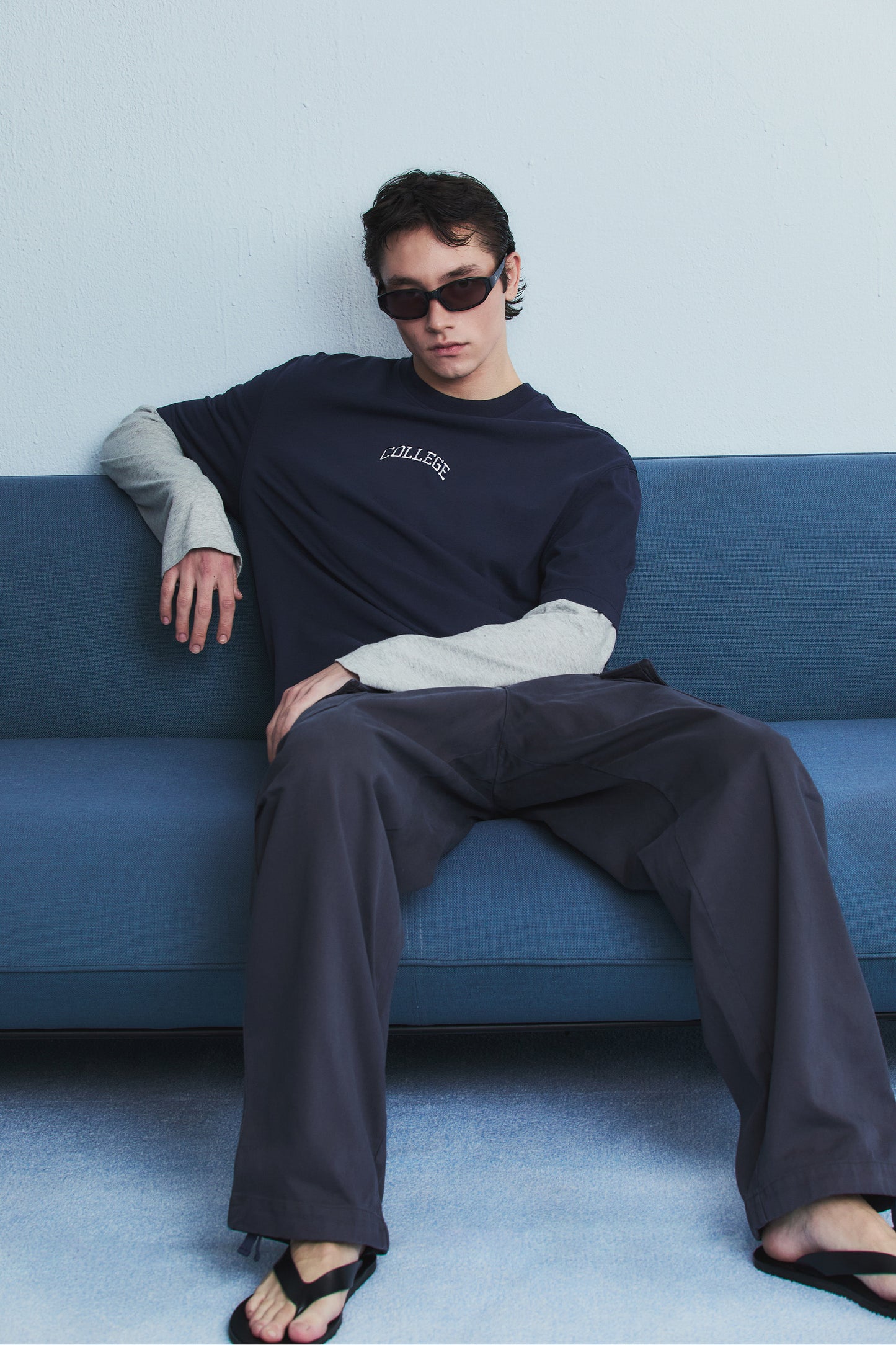 COLLEGE LOGO T-SHIRT (深藍)